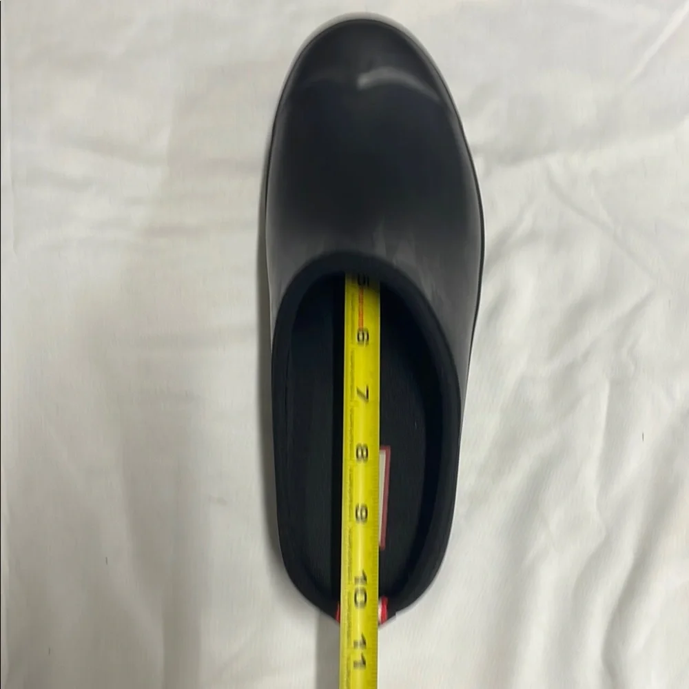Hunter Black Slip-On Clogs‎